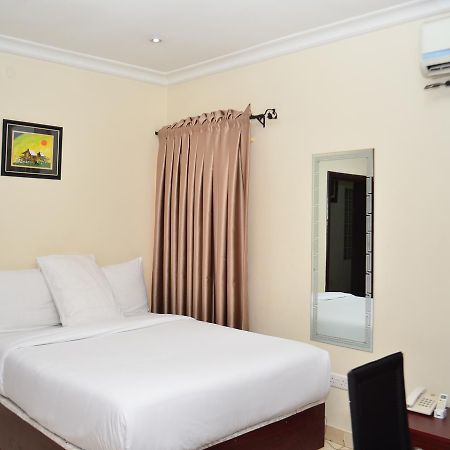 De Rigg Place - Alaka Estate, Surulere ลากอส ภายนอก รูปภาพ