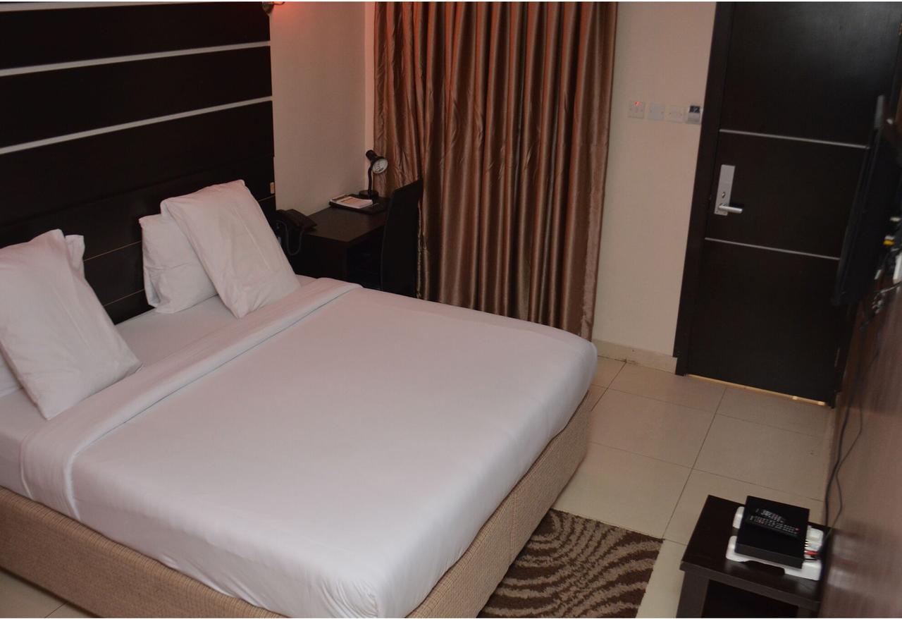 De Rigg Place - Alaka Estate, Surulere ลากอส ภายนอก รูปภาพ
