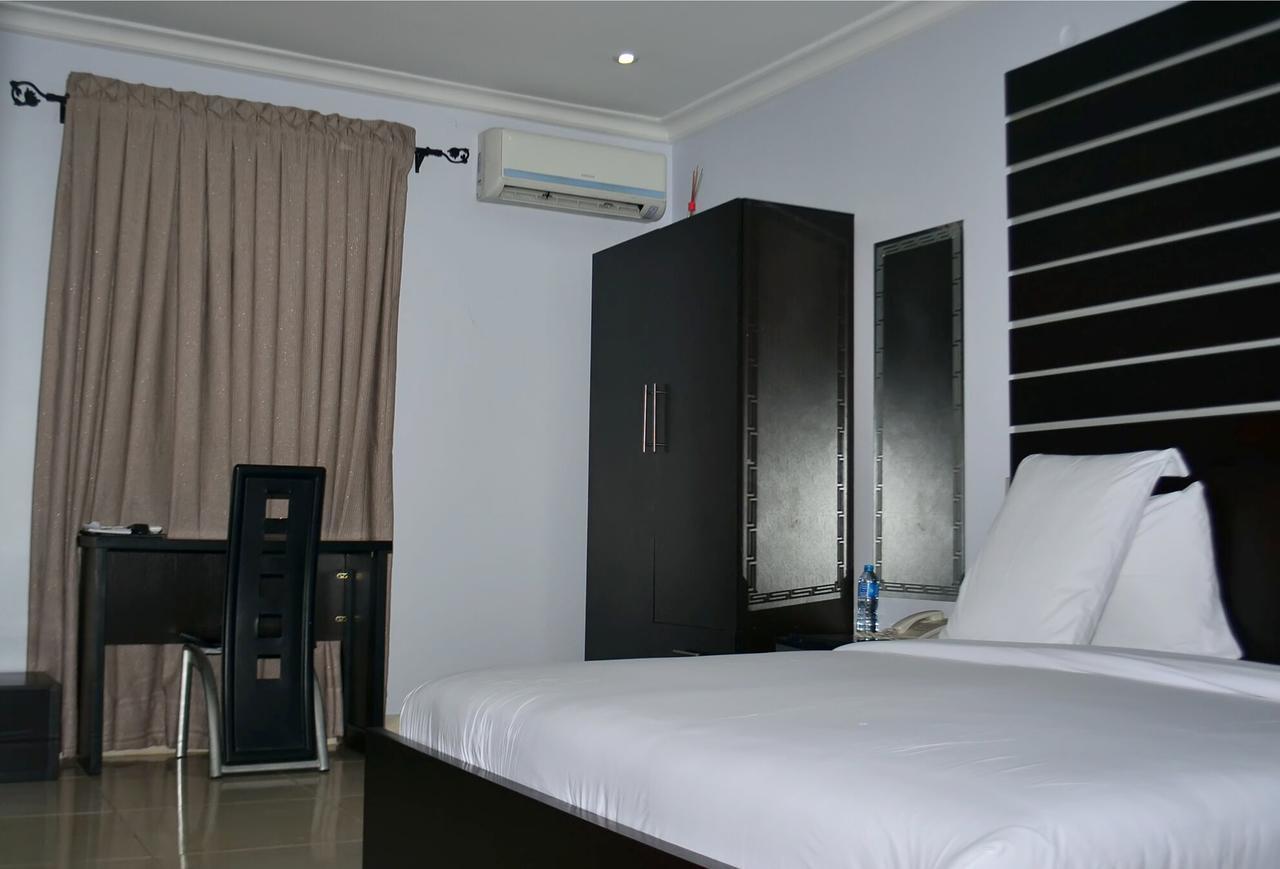 De Rigg Place - Alaka Estate, Surulere ลากอส ภายนอก รูปภาพ