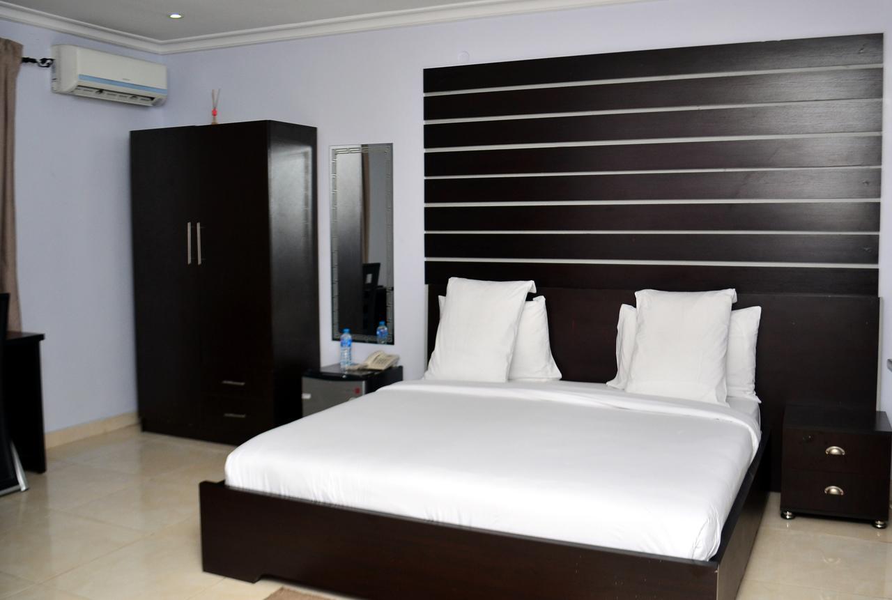 De Rigg Place - Alaka Estate, Surulere ลากอส ภายนอก รูปภาพ